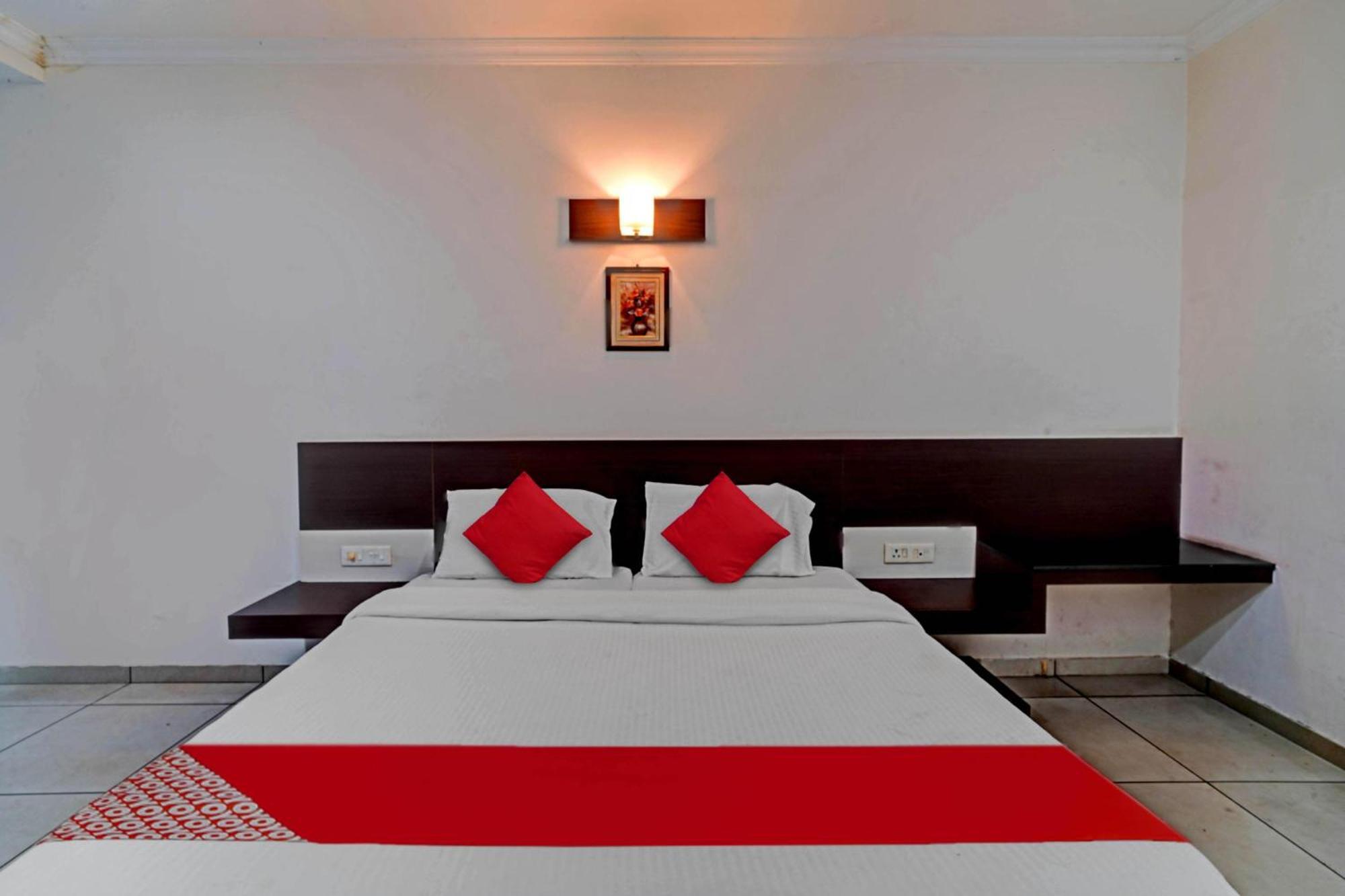 Hotel O Jk Inn Tiruppur Buitenkant foto