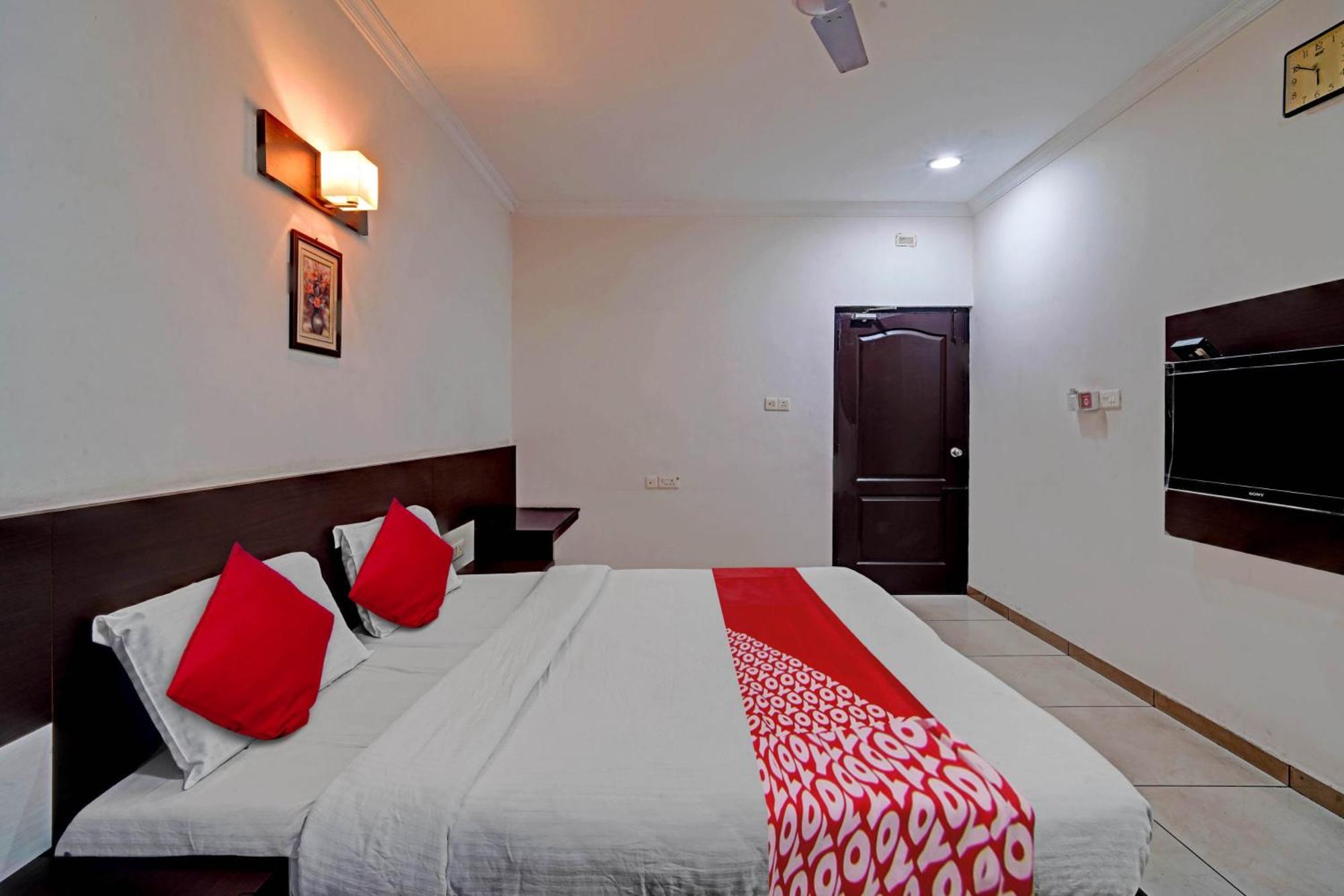Hotel O Jk Inn Tiruppur Buitenkant foto