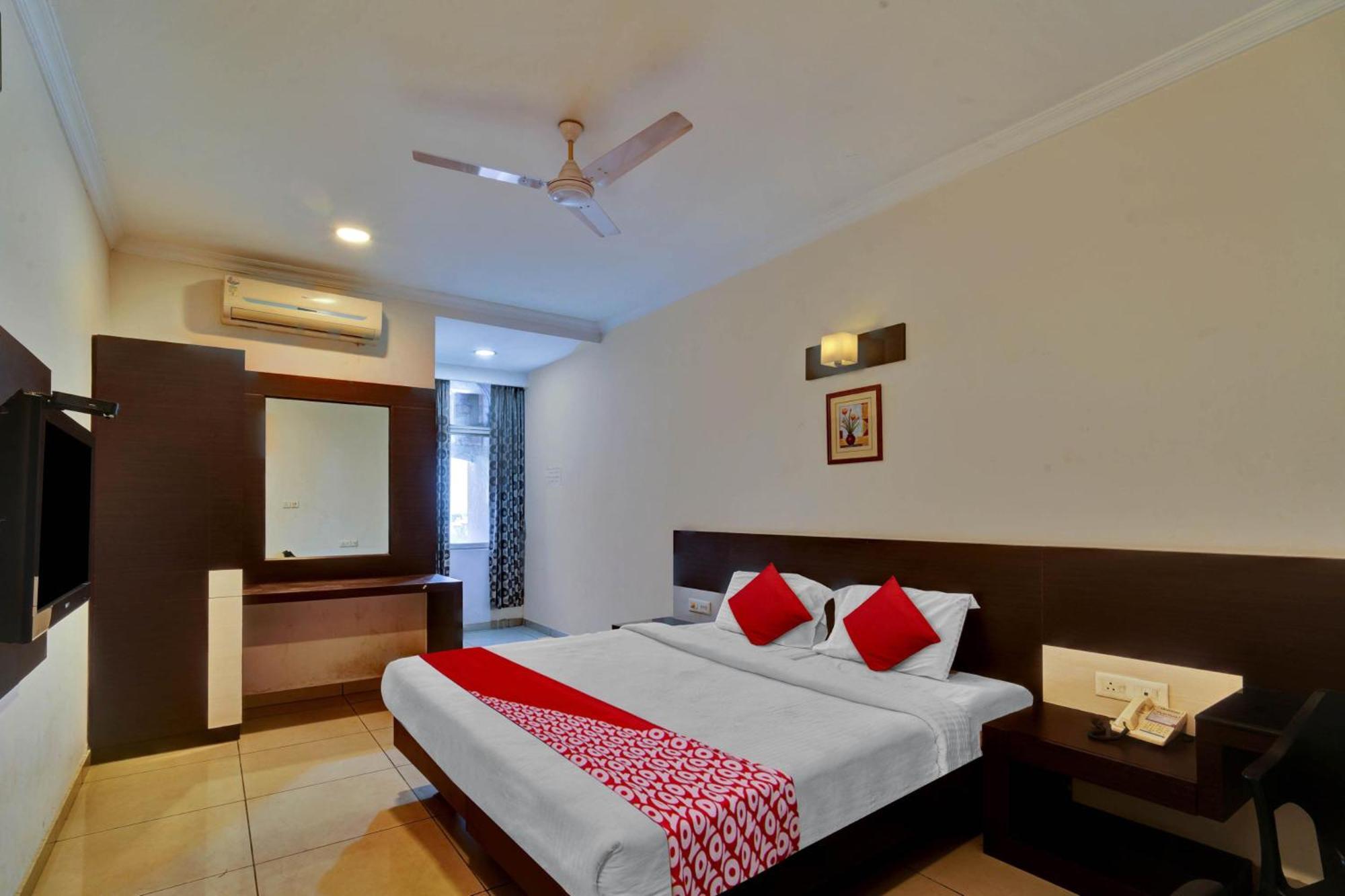 Hotel O Jk Inn Tiruppur Buitenkant foto