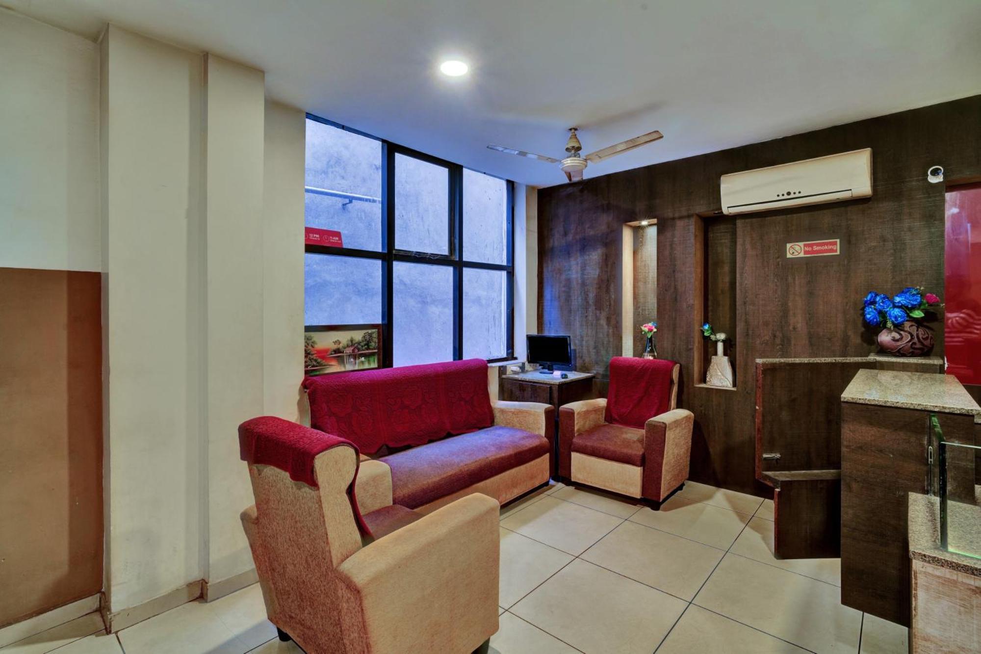 Hotel O Jk Inn Tiruppur Buitenkant foto
